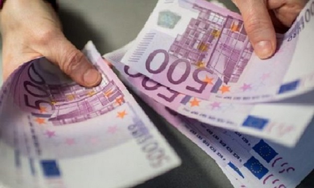 Euro kalon 131 lekë, forcohet ndjeshëm dhe dollari, ekspertët: Rritja është artificiale