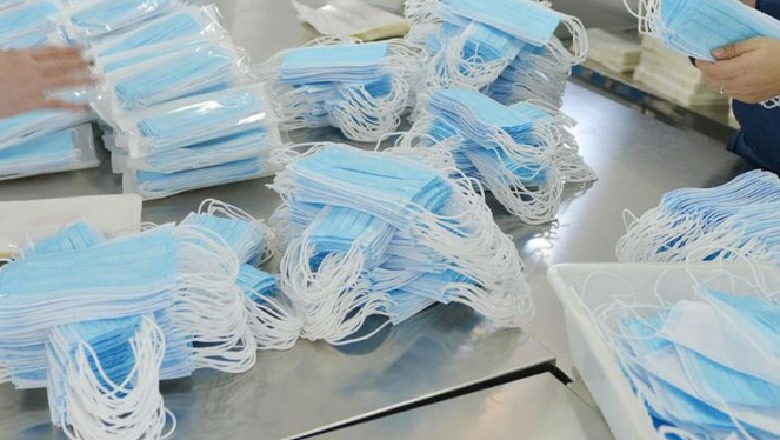 Urdhri i BE-së/ Dogana greke bllokon kamionin me 10 mijë maska mbrojtëse për të hyrë në Shqipëri