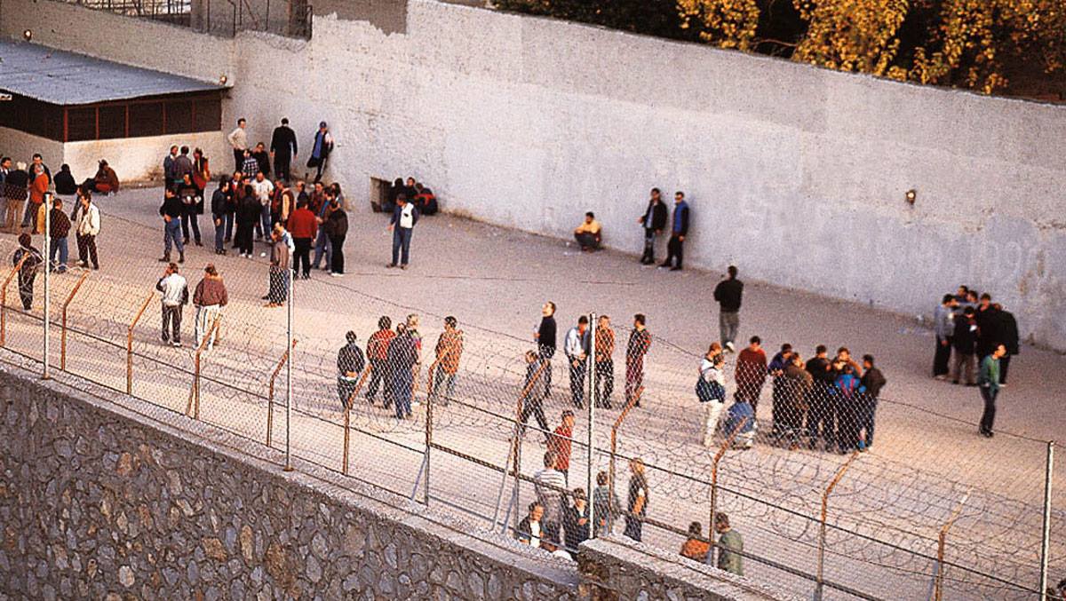 Greqia aprovon lirimin e të burgosurve, përfitojnë shumë shqiptarë. Ja kush falet