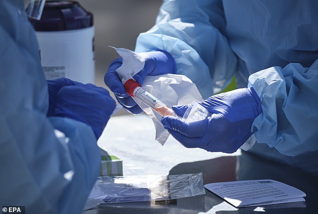 3 mjekë 30-vjeçarë janë në ventilim prej koronavirusit, spitali paralajmëron: Po preken edhe të rinjtë