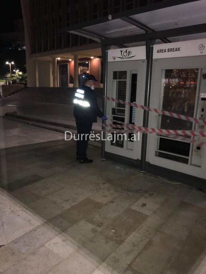 Kafe në grup mes Durrësit, Policia Bashkiake bllokon menjëherë makineritë e kafesë në qytet (FOTO)