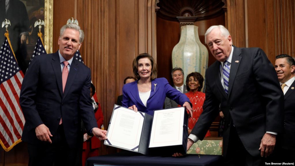 Kongresi amerikan miraton paketën 2.2 trilion dollarë, më e madhja në histori