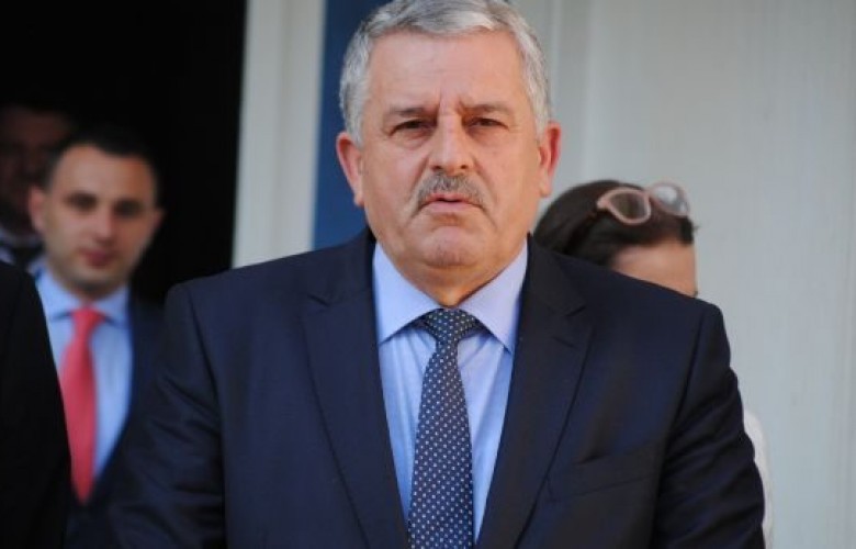 Kurti shkarkon ministrin e Brendshëm