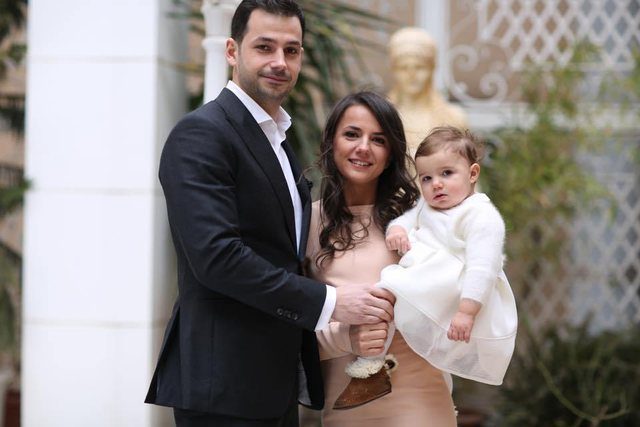 Në shtëpi me vajzën, Rudina Hajdari rrëfen ditët e izolimit larg bashkëshortit