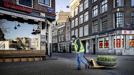 Holandë, mbi 1000 të vdekur nga koronavirusi