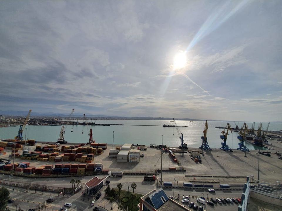 Koronavirusi/ Ndalohen udhëtimet detare nga porti i Durrësit drejt veriut të Italisë