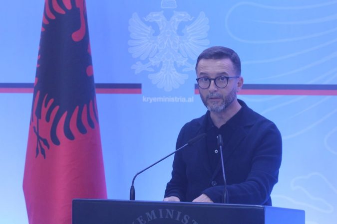 Braçe apel shqiptarëve: Mos dilni nga shtëpia, është java më e vështirë e mundshme!