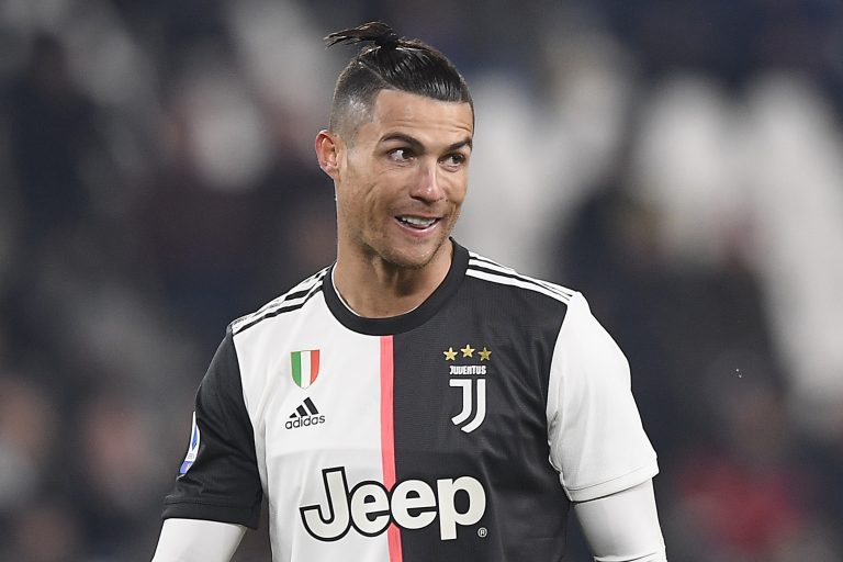“Ju flas sot jo si lojtar futbolli”, Ronaldo mesazh nga vetkarantina