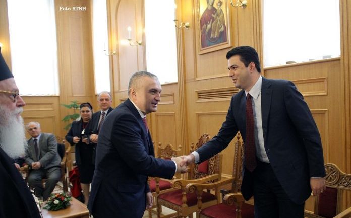 Meta-Basha, takim 60 minutësh në presidencë një ditë pas manifestimit