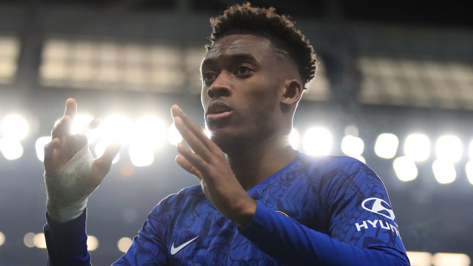 Hudson-Odoi rezulton pozitiv me Covid-19, Chelsea përfundon në karantinë
