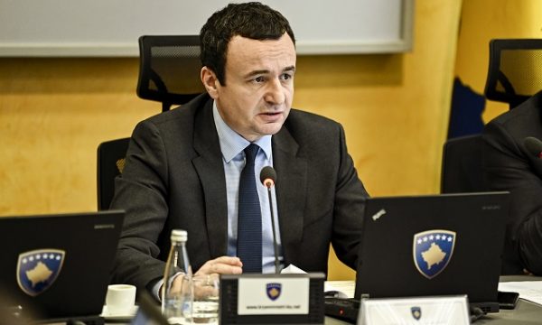 Qeveria Kurti heq taksën 100% me Serbinë