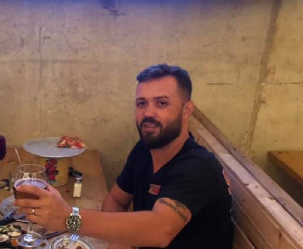 Koronavirusi/ Sipërmarrësi nga Durrësi shpërndan pica falas në SHBA