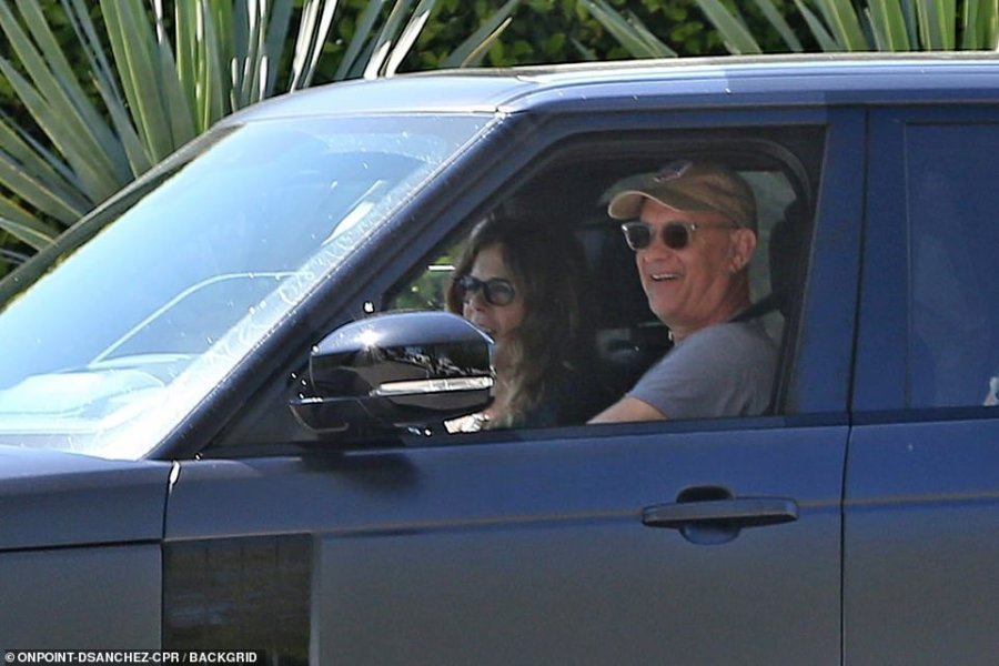 E mundën koronavirusin, Tom Hanks dhe Rita Wilson kthehen të lumtur në shtëpi