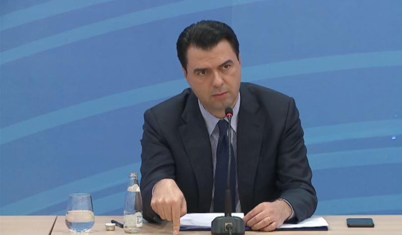 Basha thirrje qeverisë: Blini aparatura të reja për analizat për koronavirusin