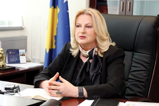 Ish-ministrja e Kosovës përkrah Metën: Mbrojtja e Kushtetutës patriotizëm, mbrojtje e shtetit