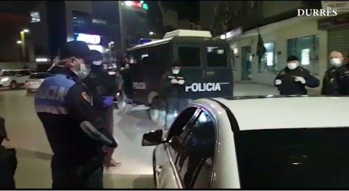 Identifikohen 100 persona që hynë nga Italia dhe nuk u vetizoluan për 14 ditë