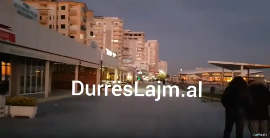 Zona më e frekuentuar e Durrësit tërësisht e boshatisur, ja çfarë ndodh mbrëmjen e sotme (FOTO & VIDEO)