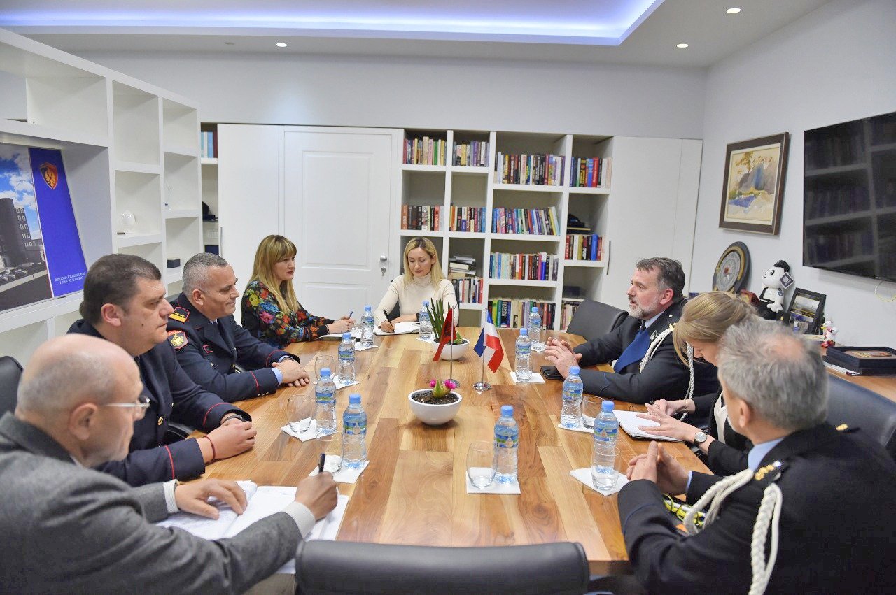 Kreu i Xhandarmërisë Mbretërore të Holandës, vizitë në Policinë e Shtetit