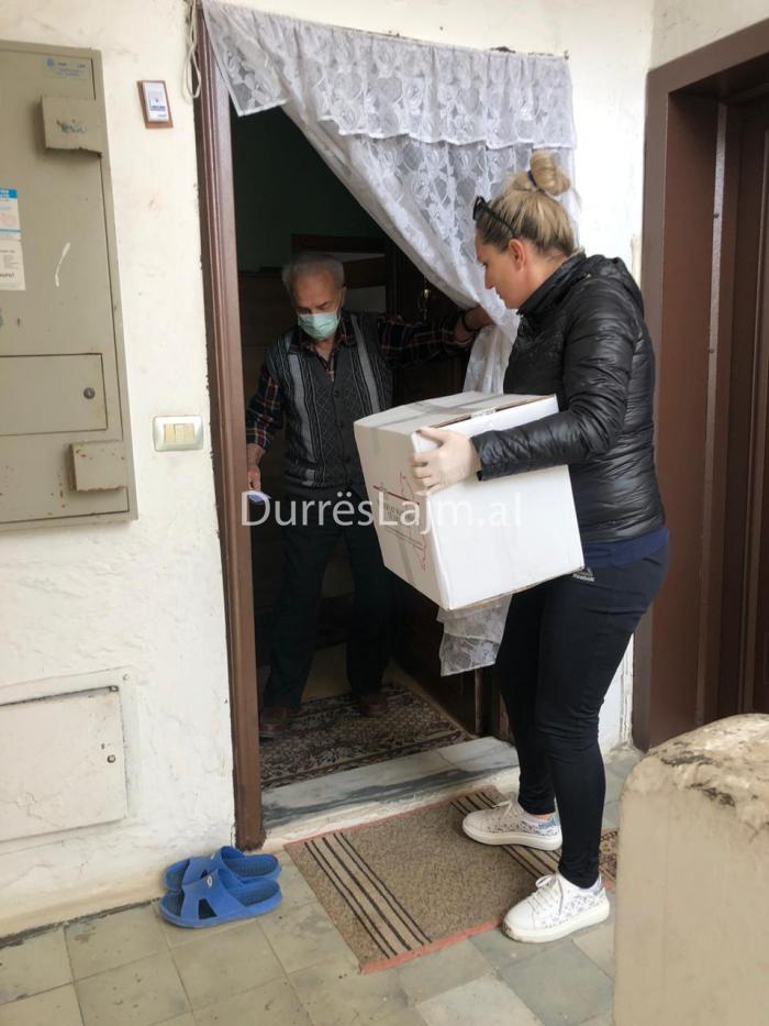 Pas apelit në “DurrësLajm”, 2 pensionistët e vetmuar marrin menjëherë ndihmë nga shteti (FOTO)