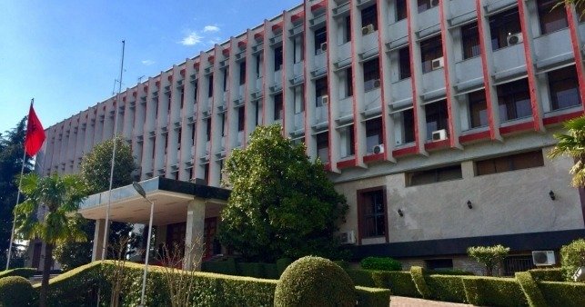 Tejkalimi i qëndrimit të lejuar/ Ministria e Jashtme: Njoftim për shqiptarët në Zvicër