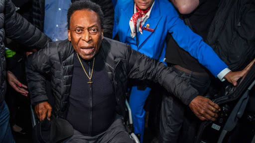 Gëzon shëndet të dobët, vetizolohet legjenda Pele