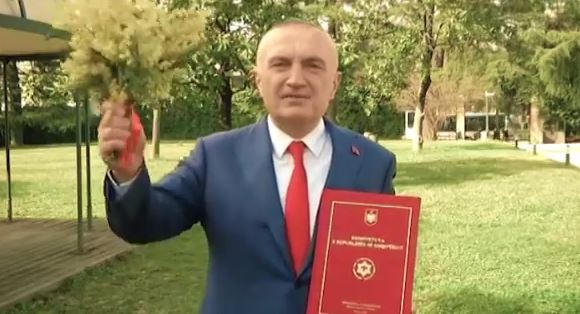 Meta: Edhe pak momente na ndajnë nga nisja e pranverës kuqezi! (VIDEO)