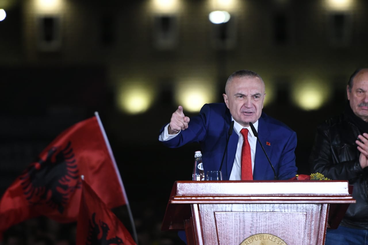 Dekretin për betimin e gjyqtarëve e firmosi para popullit, Meta rendit arsyet e kthimit për rishqyrtim