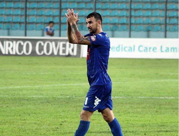 Karantina, Aleksi: E vështirë të mos shikosh dot fushën