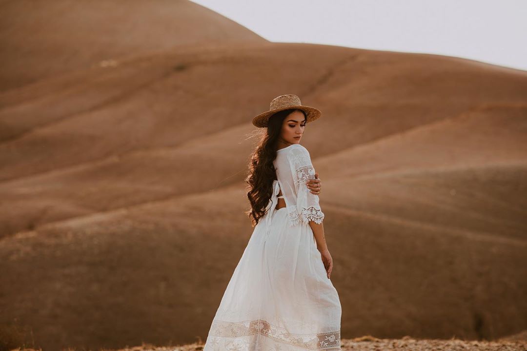 “Mos u vono të nxitosh shpirti im”, Klea Huta tregon barkun e rrumbullakosur