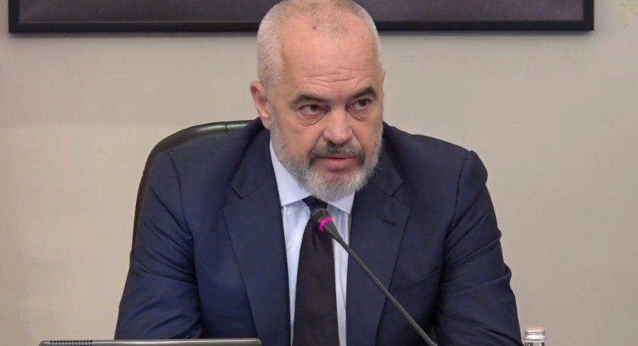 Dy të infektuar me koronavirus/ Rama: Mbyllen shkollat për dy javë