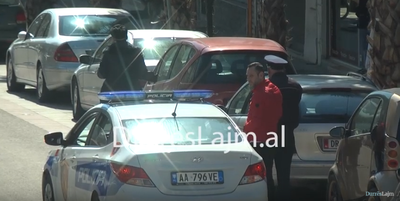 Durrsakët mbyllen brenda në orën 10:00! Policia ashpërson kontrollet në rrugë (VIDEO)