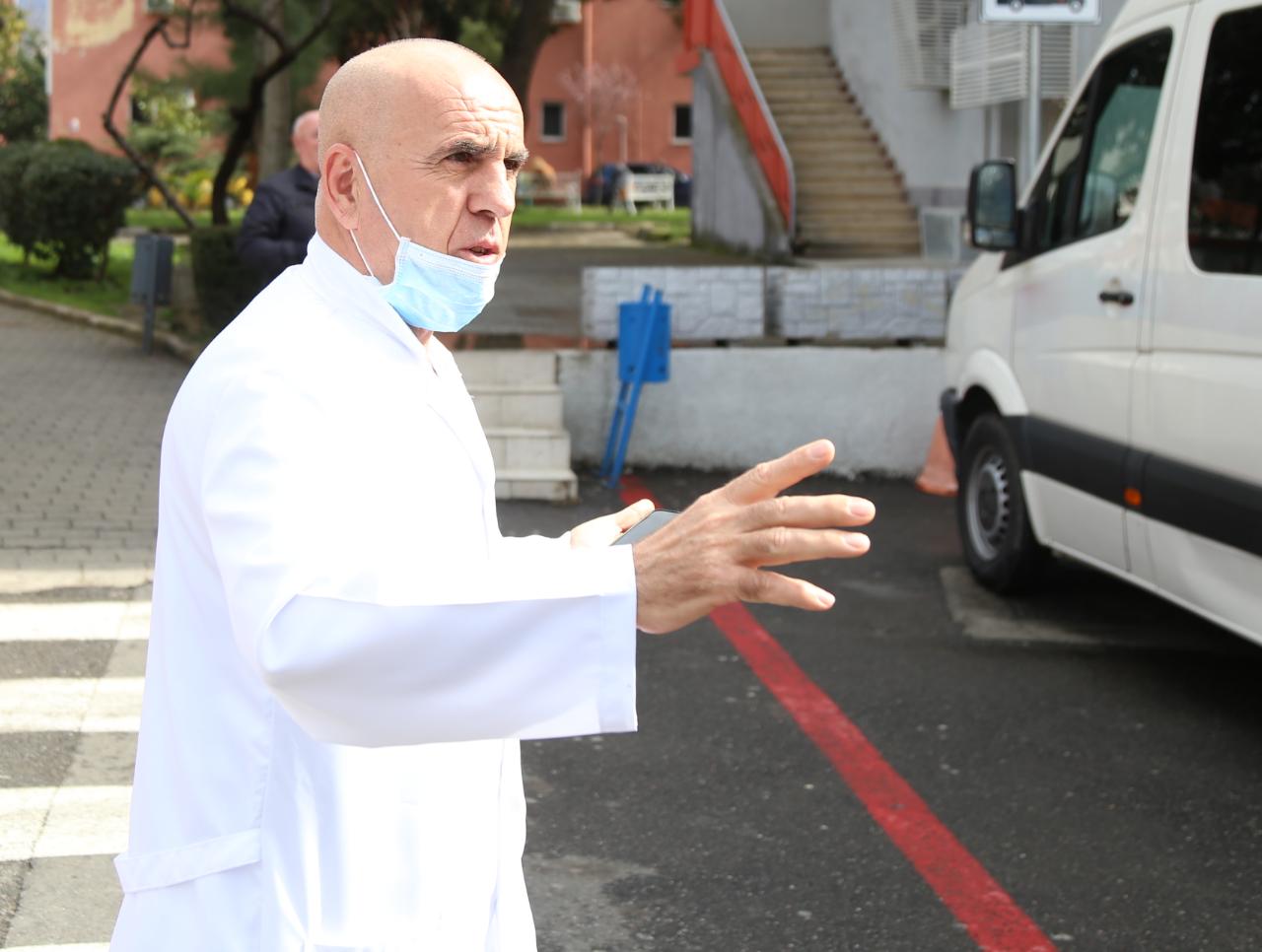 Mjeku Pipero: Skenari italian s’është larg, mos na detyroni të përdorim metodën e Kinës për daljet nga banesa