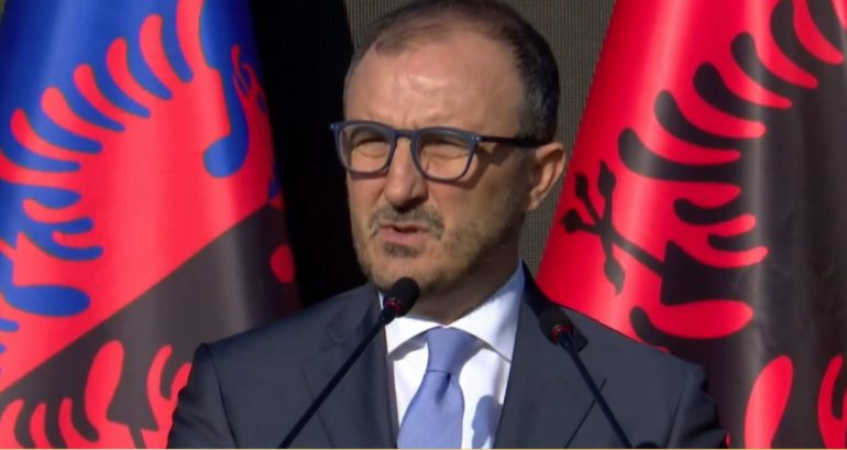 BE video mesazh të veçantë: Me qindra gra e vajza shqiptare, në vijën e parë të luftës kundër COVID-19