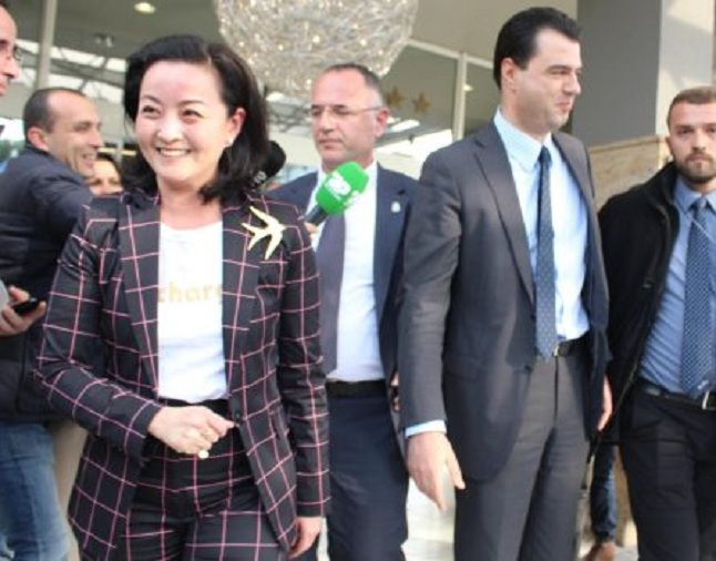 Basha dy orë takim me ambasadoren e SHBA: Bisedë shumë e mirë