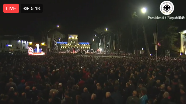 New York Times: Mijëra njerëz në shesh, opozita mbështet presidentin Meta