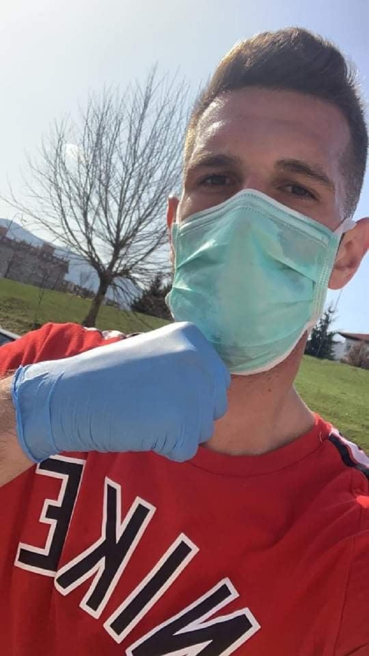 Nga Durrësi në Bosnje, flet mbrojtësi i Teutës: Vrapoj me maskë