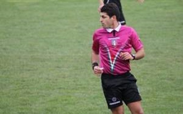 Arbitri italian përpiqet t’i shmanget policisë, por përplaset nga treni dhe humb jetën