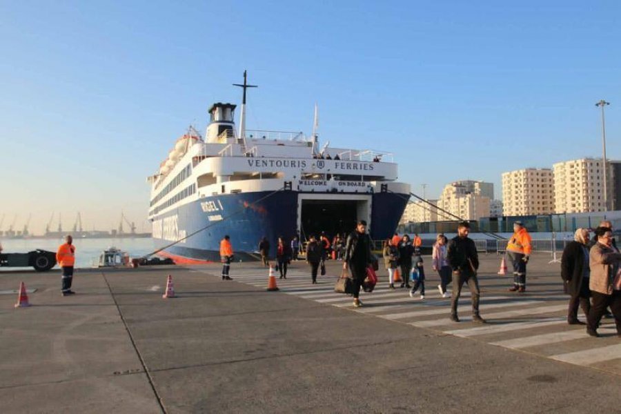 Durrës, riatdhesohen 6 shqiptarët e parë të mbetur në Bari prej ditësh