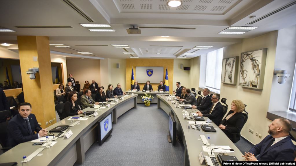 Tre skenarët pas rrëzimit të qeverisë