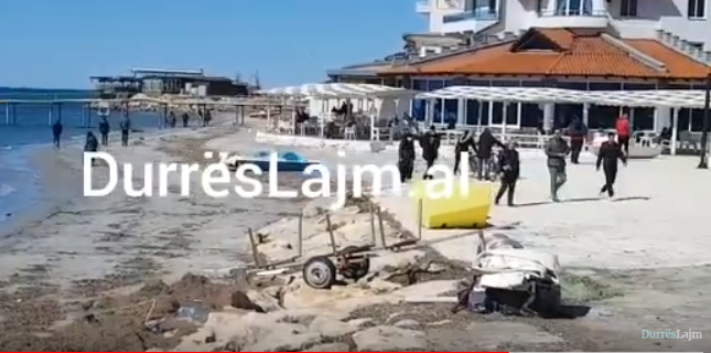 Dielli pranveror nxjerr durrsakët nga izolimi, shëtitje nëpër qytet (VIDEO)