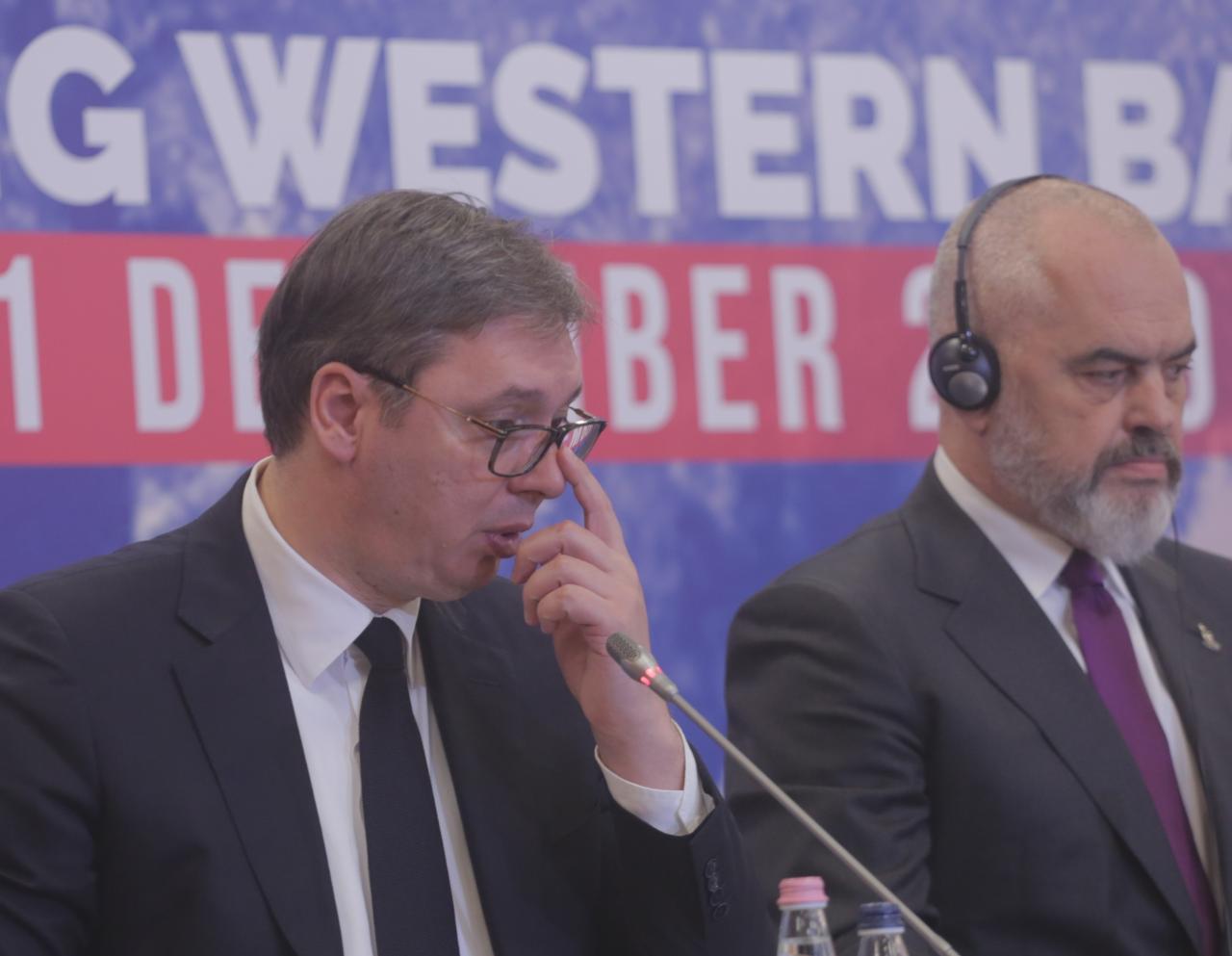 Kryeministri Rama kërkesë Presidentit Vuçiç: Ju lutem, ngrijeni traun për kamionët nga Kosova