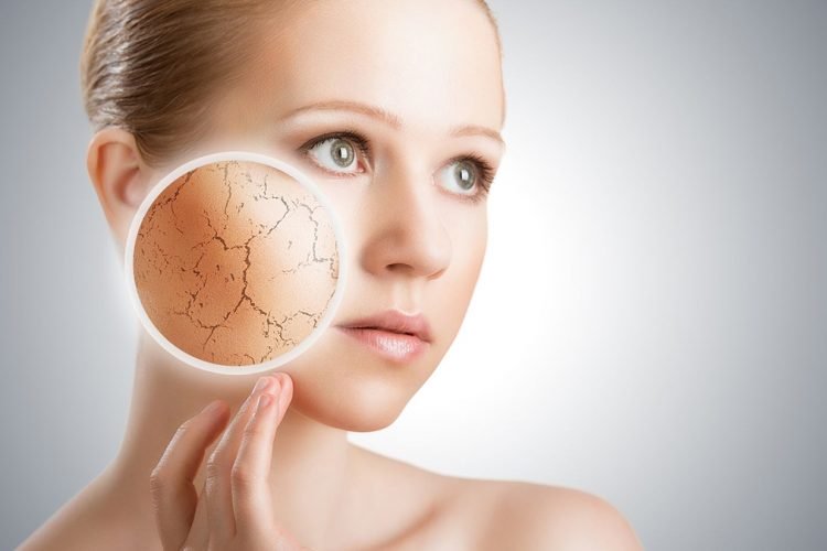 Niseshte dhe qumësht/ Kombinimi i duhur për lëkurë rinore