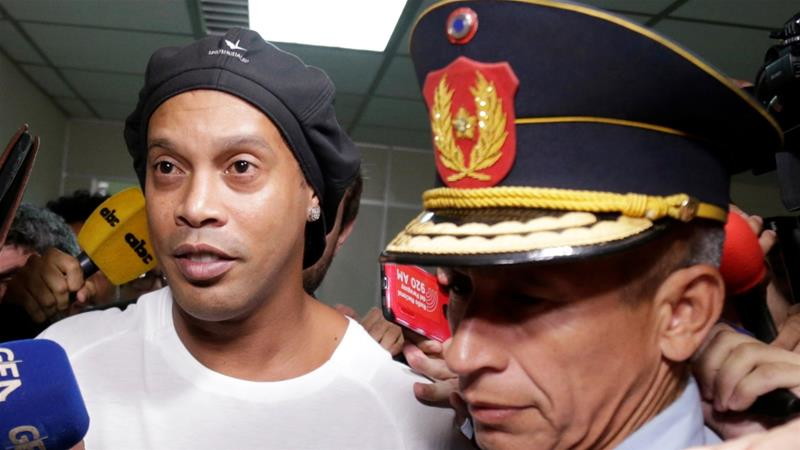 Ronaldinho në telashe, arrestohet 2 herë në Paraguai!
