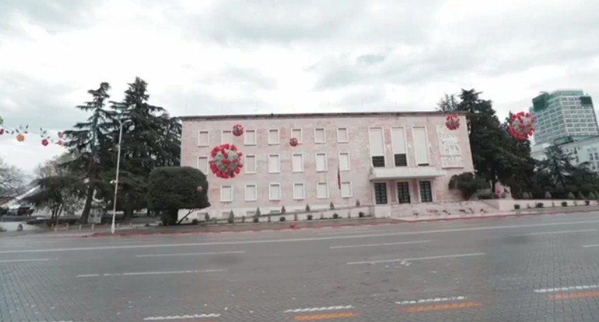 “S’jam Edi, por dy çuna që s’i njoh”, Rama nxjerr videon se si koronavirusi ka ‘pushtuar’ Tiranën