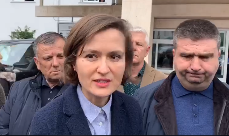 Helmimi i gjimnazistëve, Shahini: E patolerueshme, po mbërrin në përmasën e një krimi