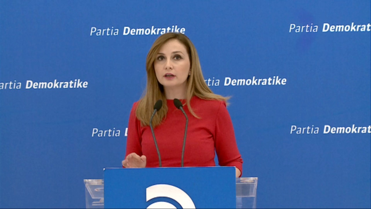 Ligji për Kalimin e Pronësisë, Tabaku: Antikushtetues, i jep Ramës fuqinë e një gjykate