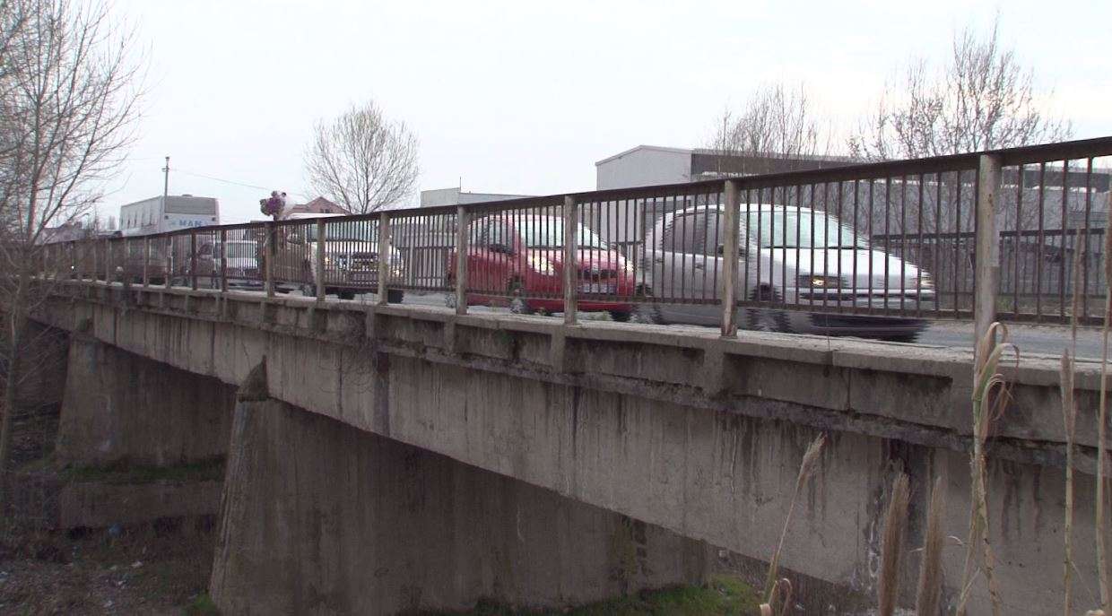 Autobusi përplaset me një mjet në Fushë-Krujë, disa të plagosur