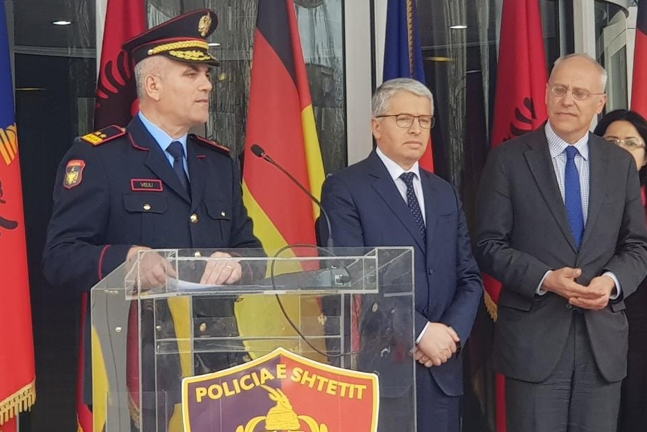 Gjermania i dhuron Policisë së Shtetit 7 makina