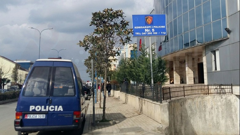 Kamëz, 3-vjeçari dhunohet nga partneri i nënës, përfundon në spital