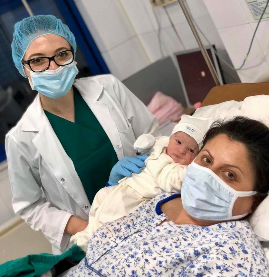 “Jeta triumfon”/ 34 bebe vijnë në jetë në 24 orët e fundit në Tiranë mes epidemisë